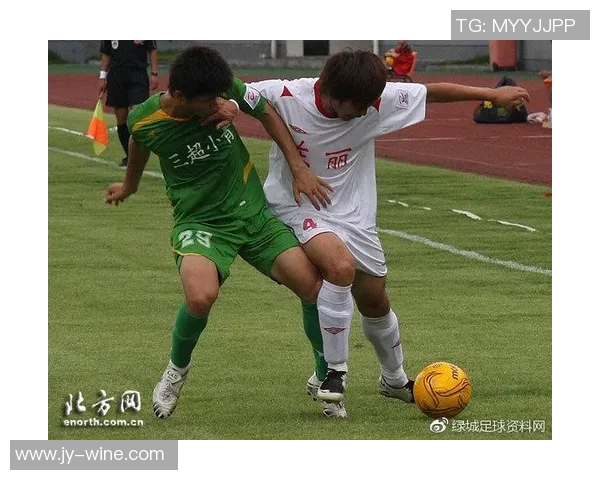 杭州足球队防反战术分析及其在比赛中的得失表现探讨 杭州足球队防反战术分析及其在比赛中的得失表现探讨