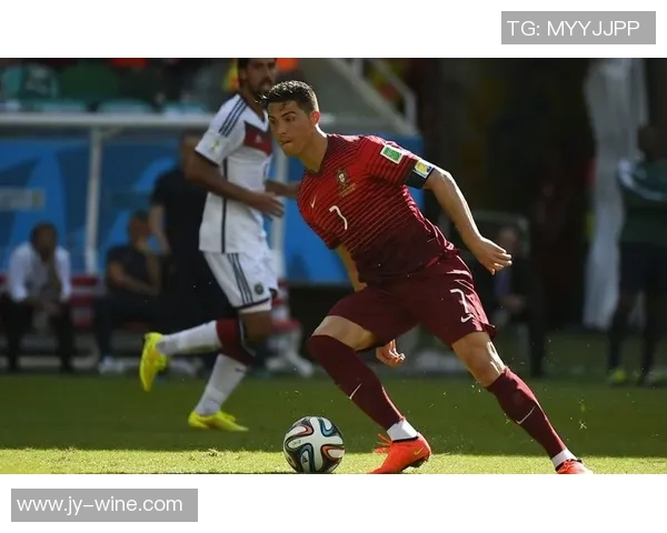 足球明星卡拍卖平台助力收藏爱好者实现梦想与价值的双重提升